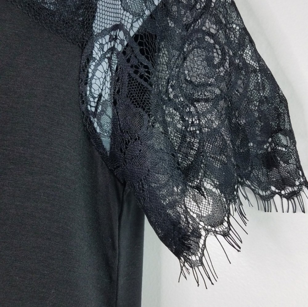 Black Lace Short Sleeve V-neck Tee - Picture 7 of 8
